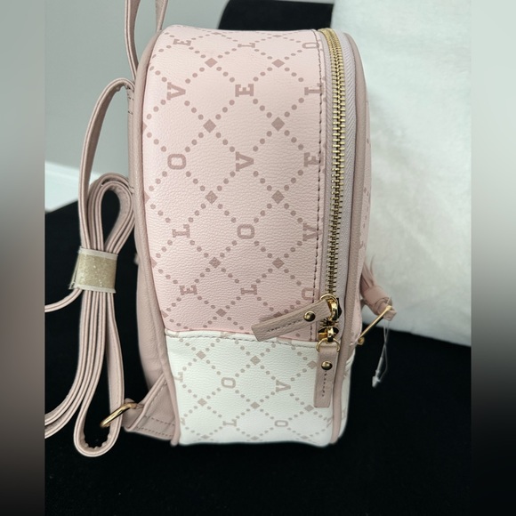 Backpack - Picture 2 of 2